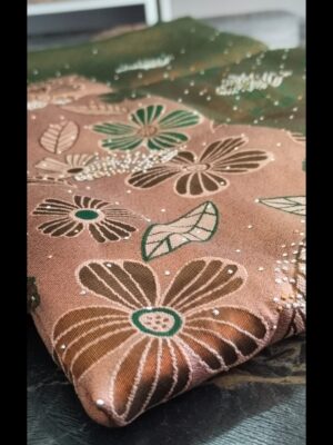 Banarasi Khicha Silk Saree with Zari Weaving and Floral Stone Work Timeless Elegance & Luxurious Charm