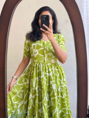 Floral Cotton Kurti – Elbow Sleeve Trendy Outfit