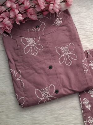 Trendy Ethnic Kurti Set - Perfect for Festive Collection