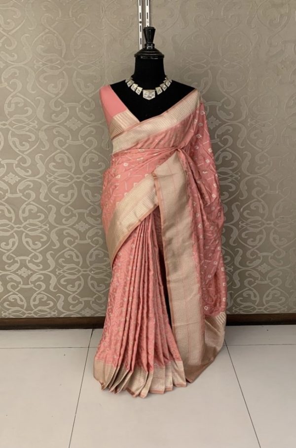 Gorgeous Peach Tanchoi Silk Saree