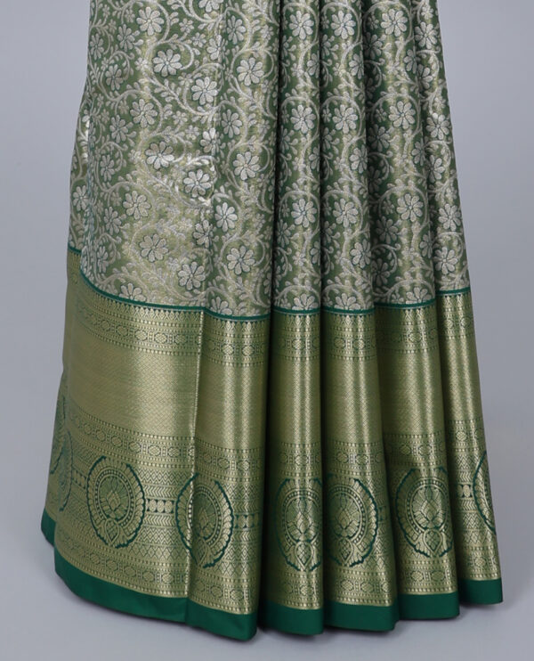 green jacquard saree with contrast zari border and intricate pallu