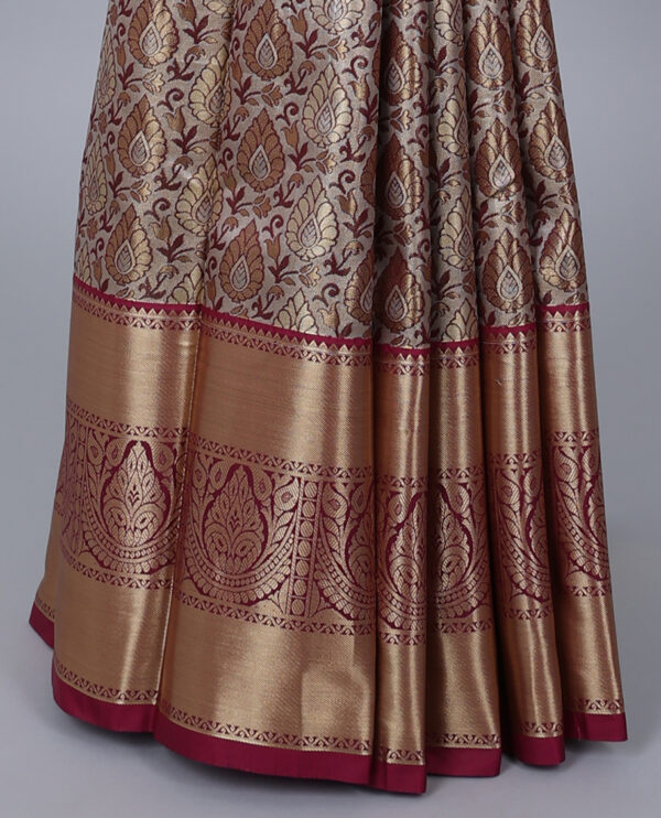 grey jacquard saree with contrast traditional border and intricate pallu