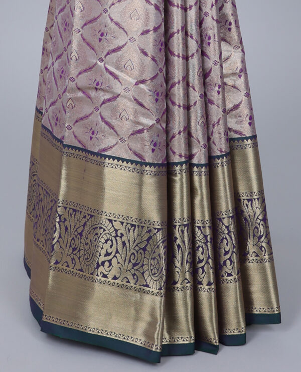 purple jacquard saree with contrast traditional border and intricate pallu